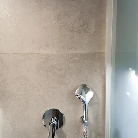 Dreamy Center Location *