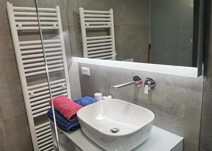 Dreamy Center Location *